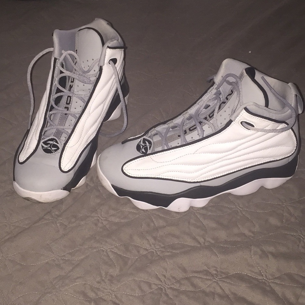 woman’s jordan’s size 8